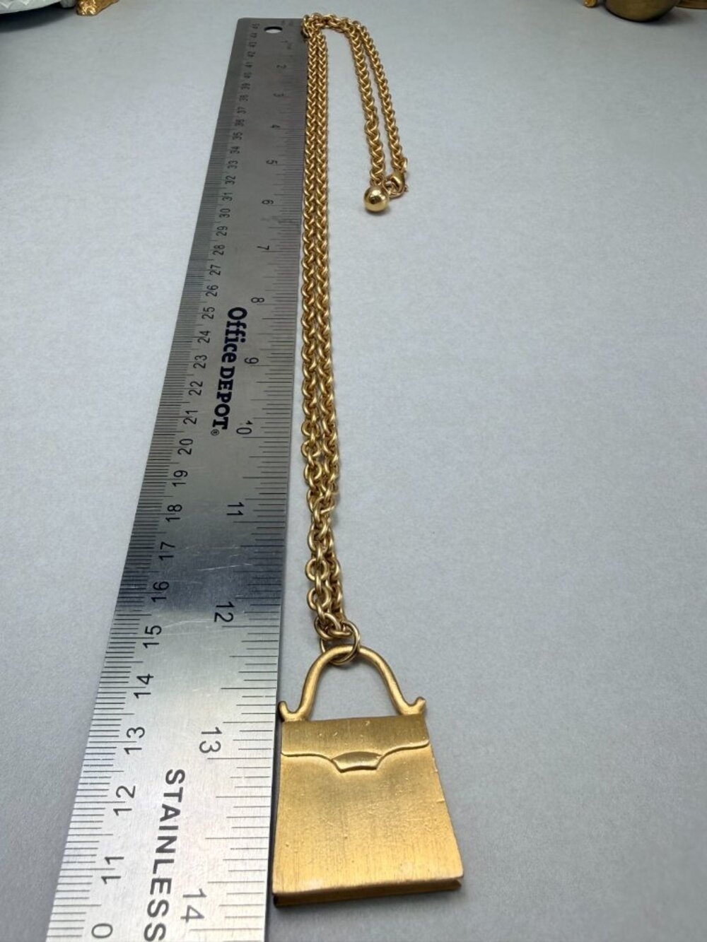 Vintage Gold Tone Purse Pendant Necklace Long Chain Statement Pretty - Picture 4 of 8